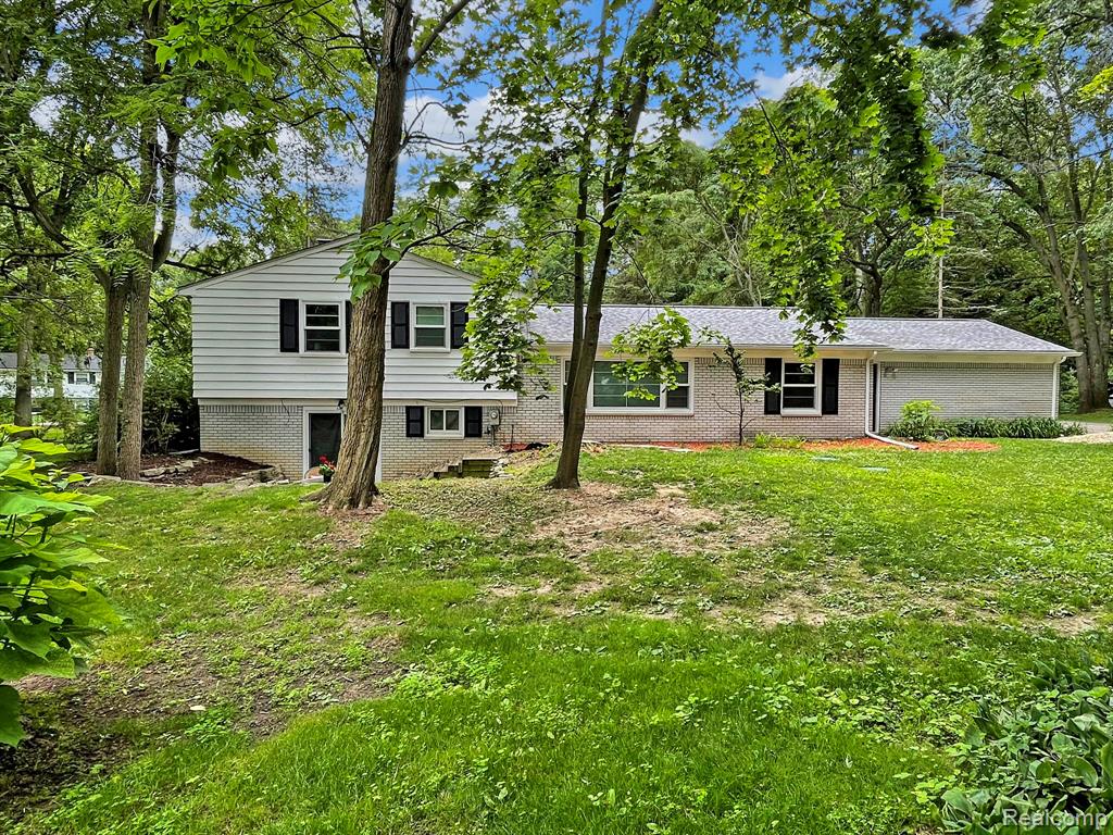 5753 Thorny Ash Road, Rochester, MI 48306 — Photo 36
