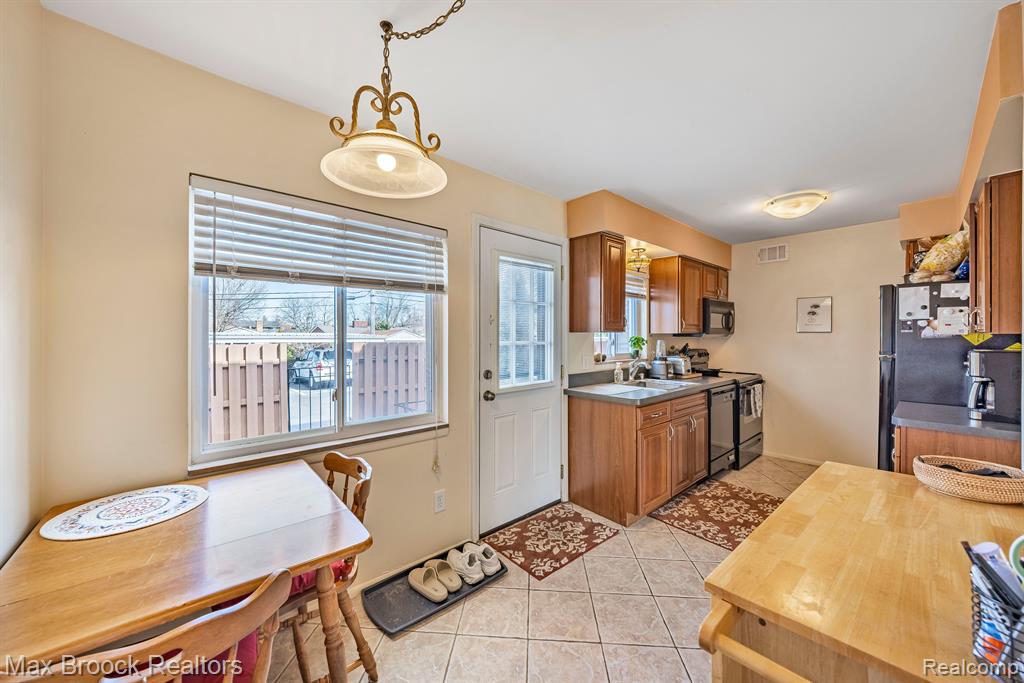 4822 MANSFIELD Avenue, Royal Oak, MI 48073 — Photo 13