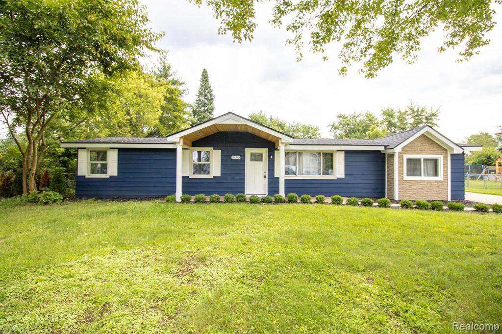 5480 OAK PARK Drive, Clarkston, MI — front exterior