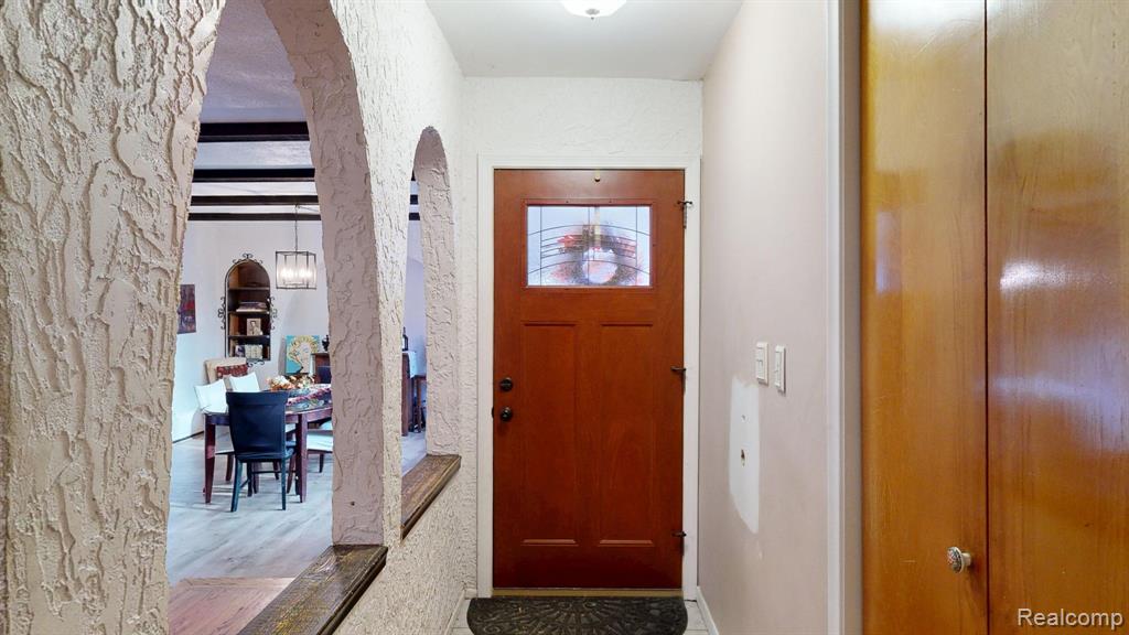 206 Wellington Crescent, Mount Clemens, MI 48043 — Photo 7