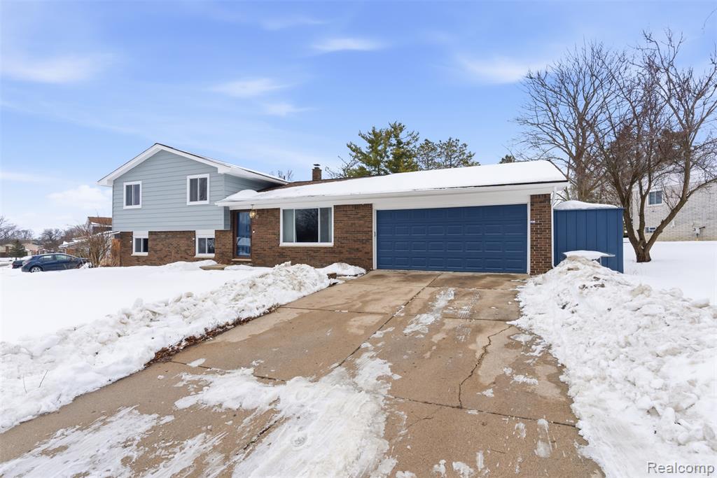 724 W Oxhill Drive, White Lake, MI — Photo 2