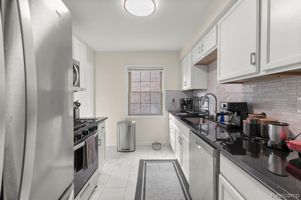 941 N MILDRED Street, Dearborn, MI 48128 — Photo 18