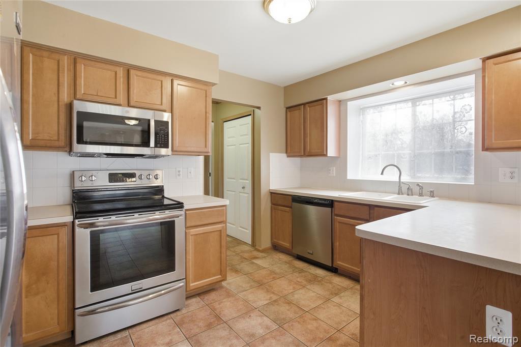 504 Overland Court, Oxford, MI 48371 — Photo 20