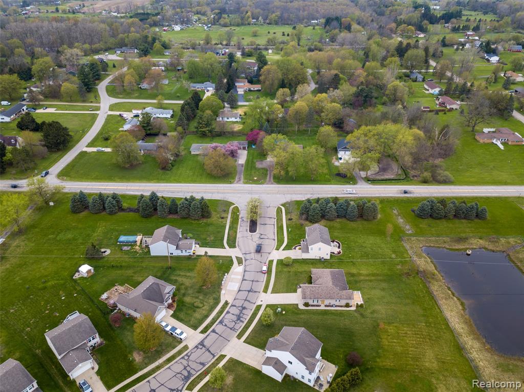 3411 Amber Oaks Drive, Howell, MI 48855 — Photo 38