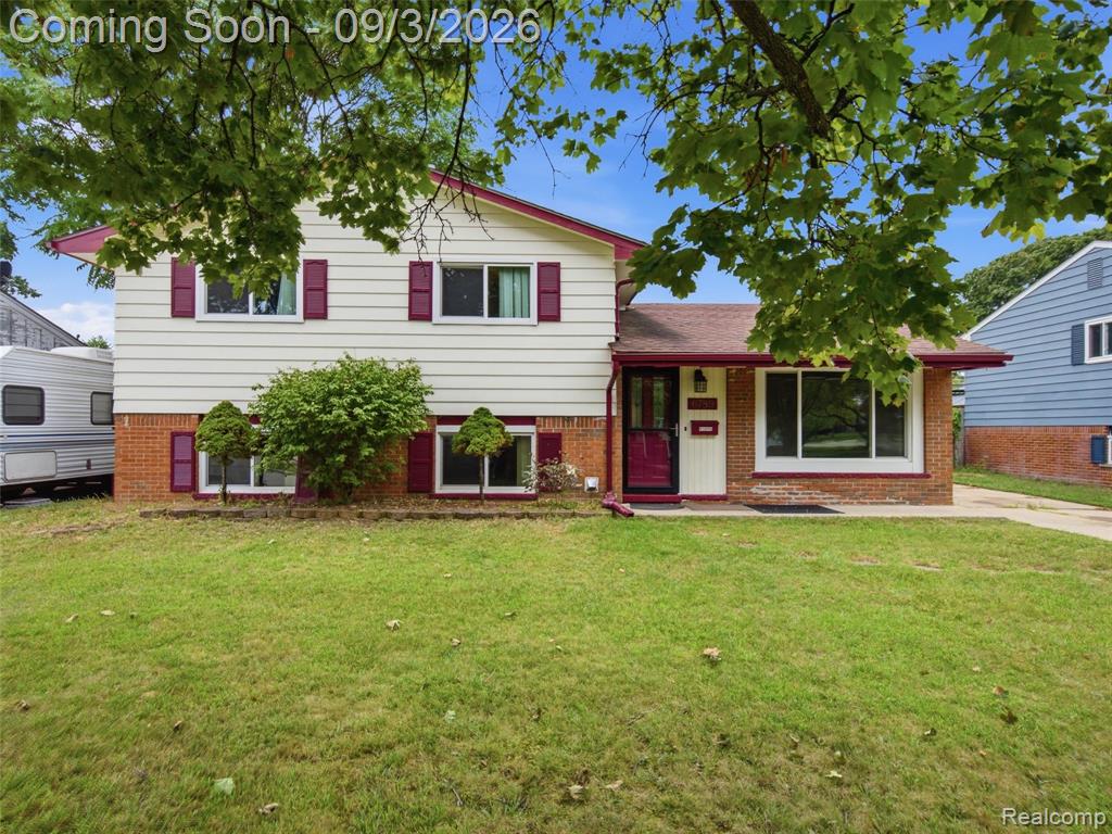 6789 Chirrewa Street, Westland, MI