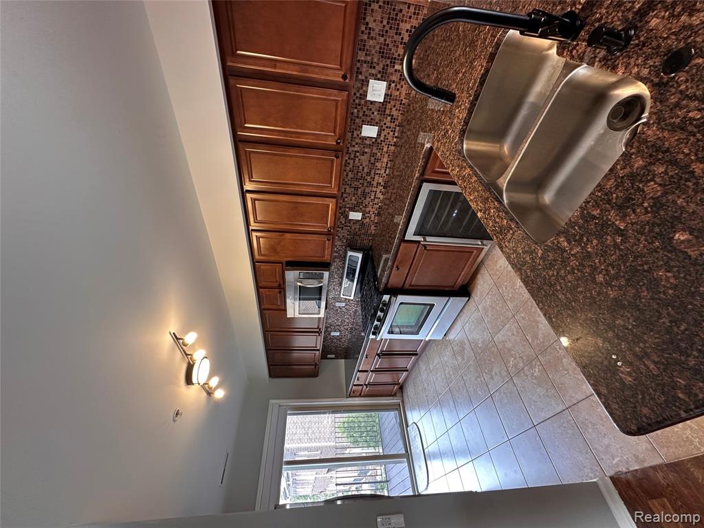 4240 Maple Street, Dearborn, MI 48126 — Photo 3