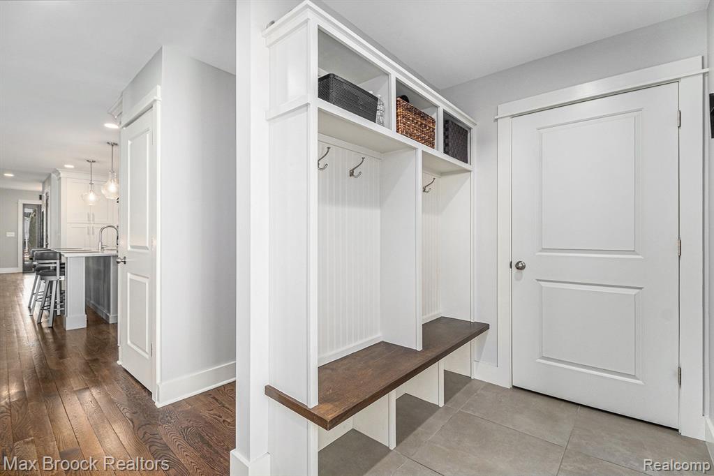 907 E 6TH Street, Royal Oak, MI 48067 — Photo 15