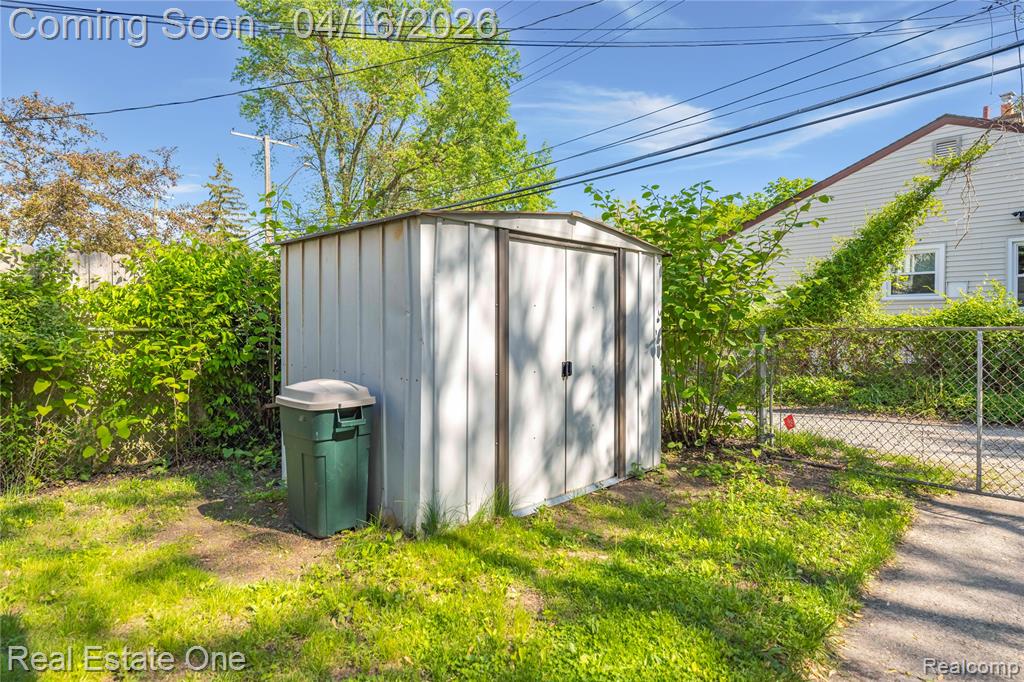 842 E 10 Mile Road, Ferndale, MI 48220 — Photo 12