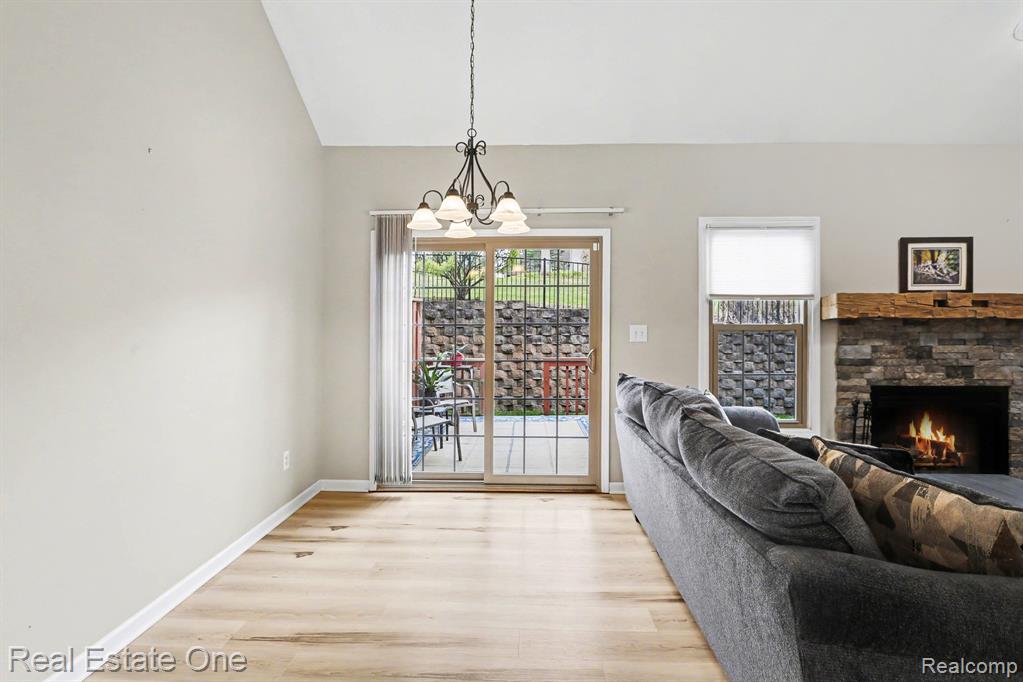 817 Woodridge Hills Drive, Brighton, MI, 48116