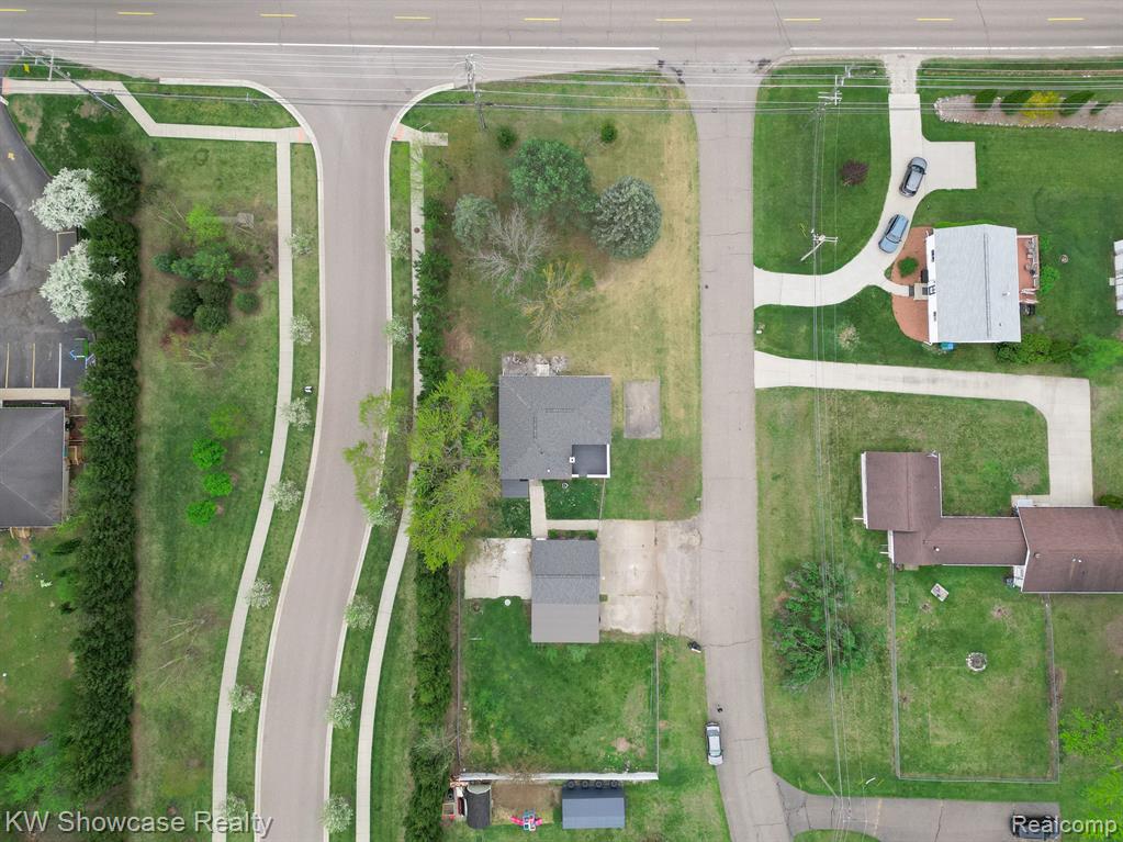 786 GLENGARY Road, Commerce Twp, MI 48390 — Photo 9