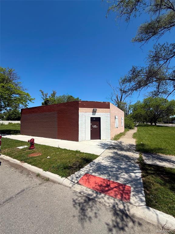 12901 Kelly Road, Detroit, MI 48224