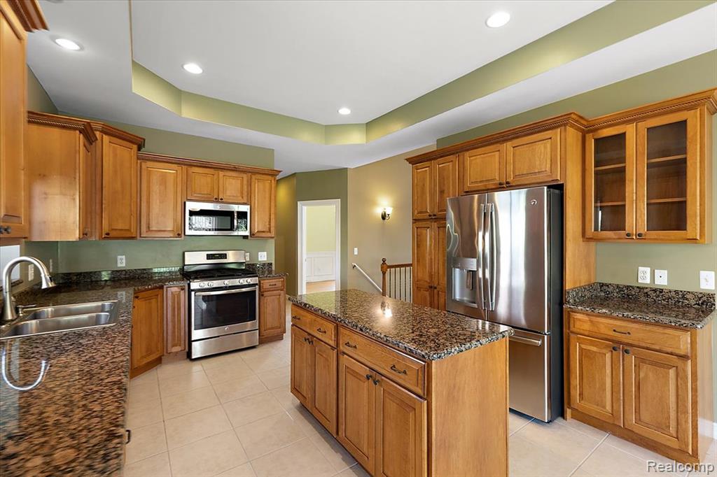 49763 Decker Drive, Shelby Twp, MI 48317 — Photo 22