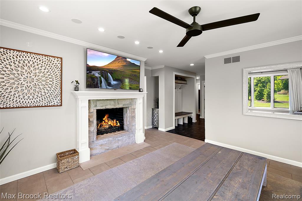 1933 Lone Pine Road, Bloomfield Hills, MI 48302 — Photo 16