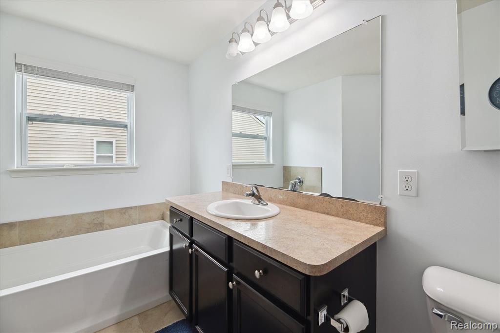 1115 PADDOCK Drive, South Lyon, MI 48178 — Photo 31