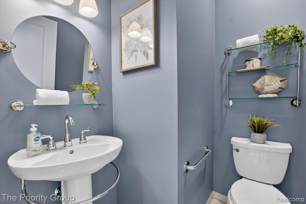 11467 Bay Shore Drive, Fenton, MI, 48430