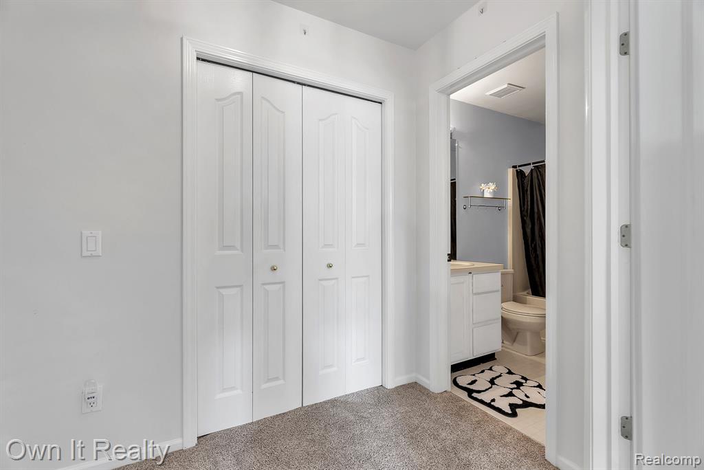 45693 Radnor Road, Canton, MI 48187 — Photo 33