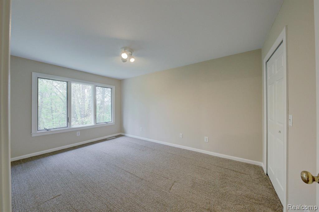 850 VILLAGE PINE Lane, Ortonville, MI 48462 — Photo 54