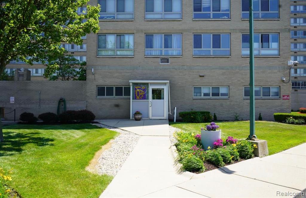 8900 E JEFFERSON Avenue, 420 / 421, Detroit, MI 48214 — Photo 17