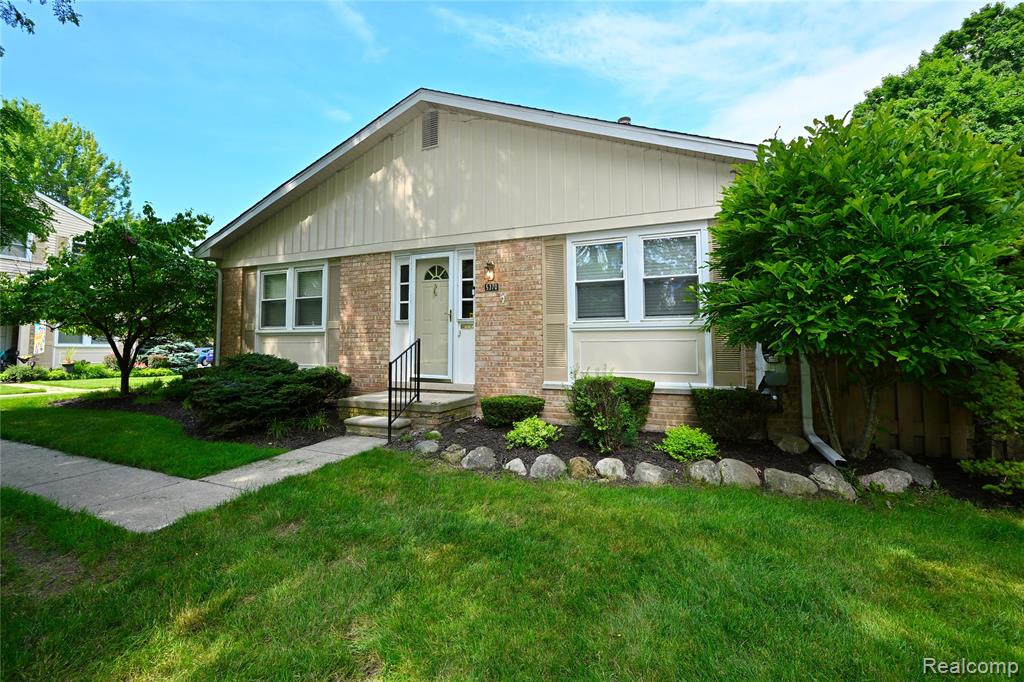 5370 Breeze Hill Place, Troy, MI 48098 — Photo 2