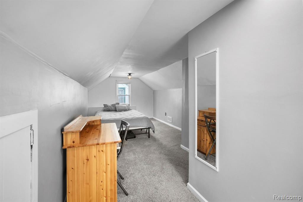 933 E ROWLAND Avenue, Madison Heights, MI 48071 — Photo 16