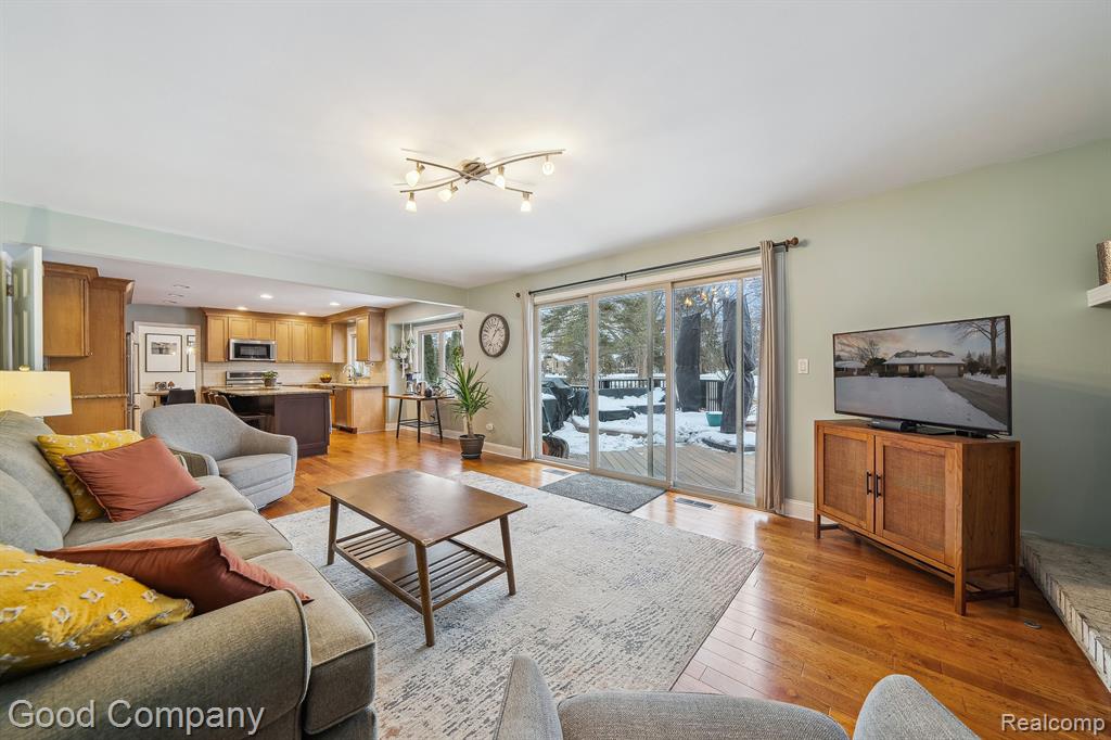 3370 INDIANDALE Drive, Orchard Lake Village, MI 48324 — Photo 13