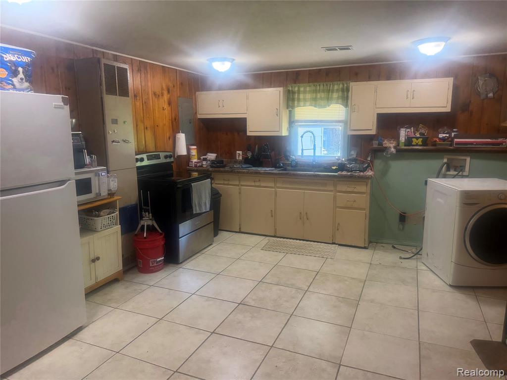 5716 Falkenbury Road, North Branch, MI 48461 — Photo 43