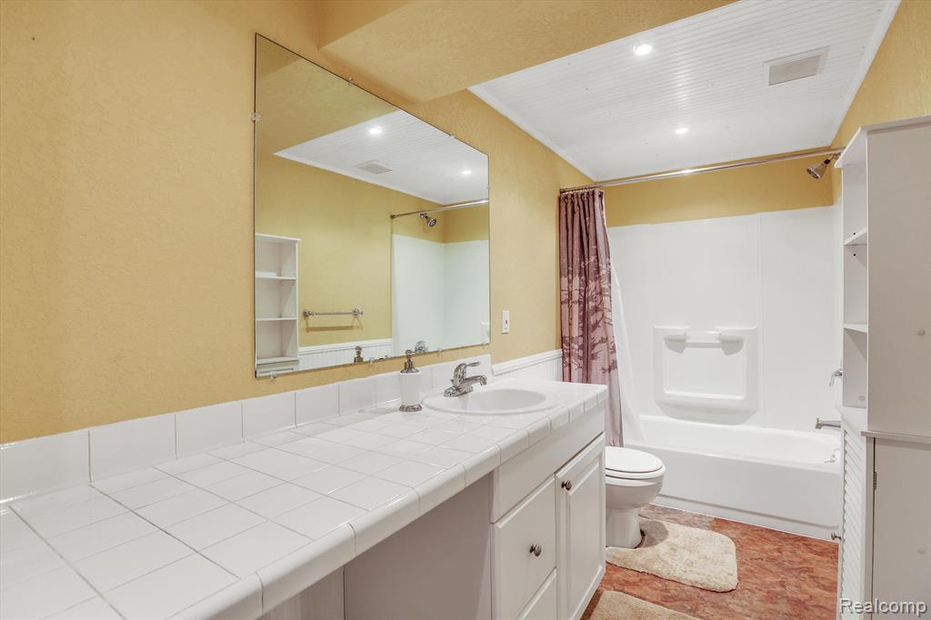 43250 DANIEL Drive, Van Buren, MI 48111 — Photo 21