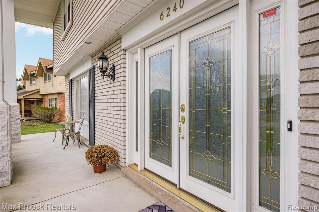 6240 Wynford Drive, West Bloomfield, MI — Photo 3