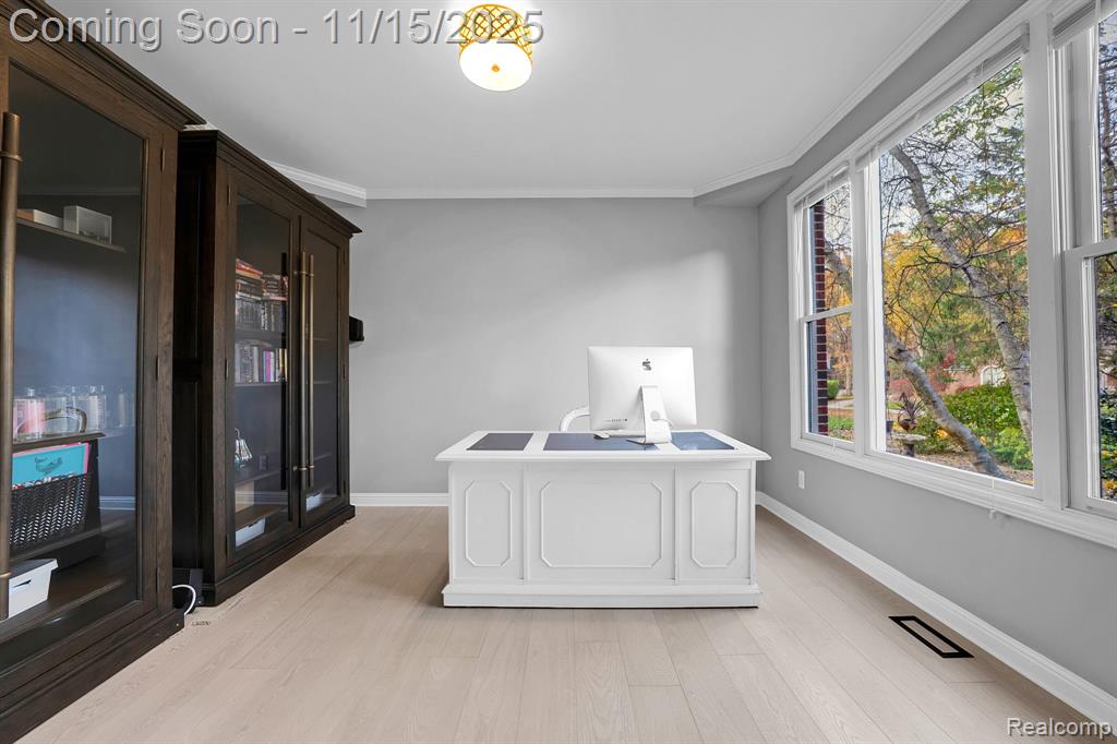 9751 Kingston Pointe Drive, Clarkston, MI 48348 — Photo 10