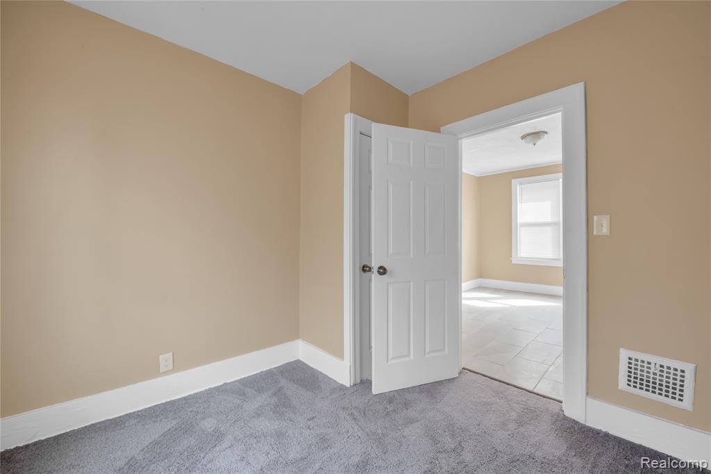 5044 Fairview Street, Detroit, MI 48213 — Photo 21