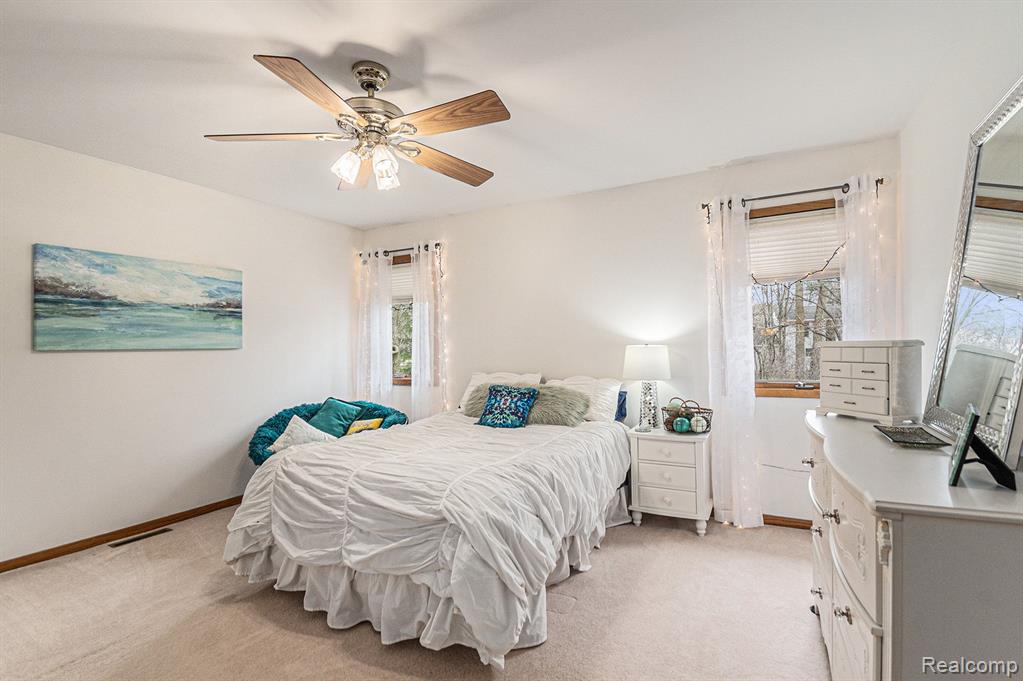 5102 FOXPOINT Circle, Midland, MI 48642 — Photo 18