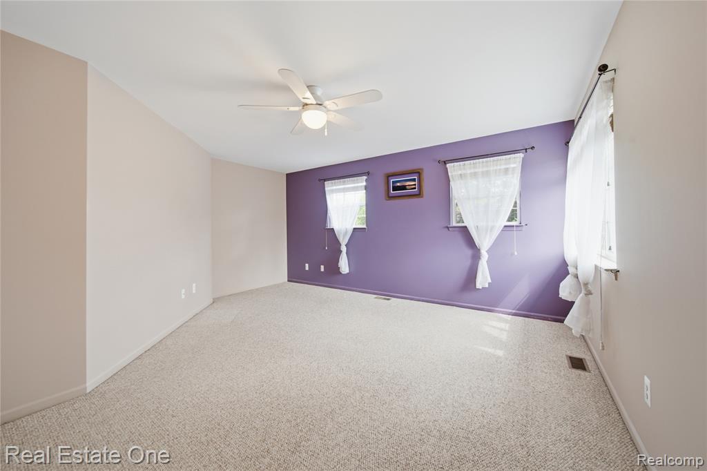 8576 Barrington Drive, Ypsilanti, MI 48198 — Photo 23