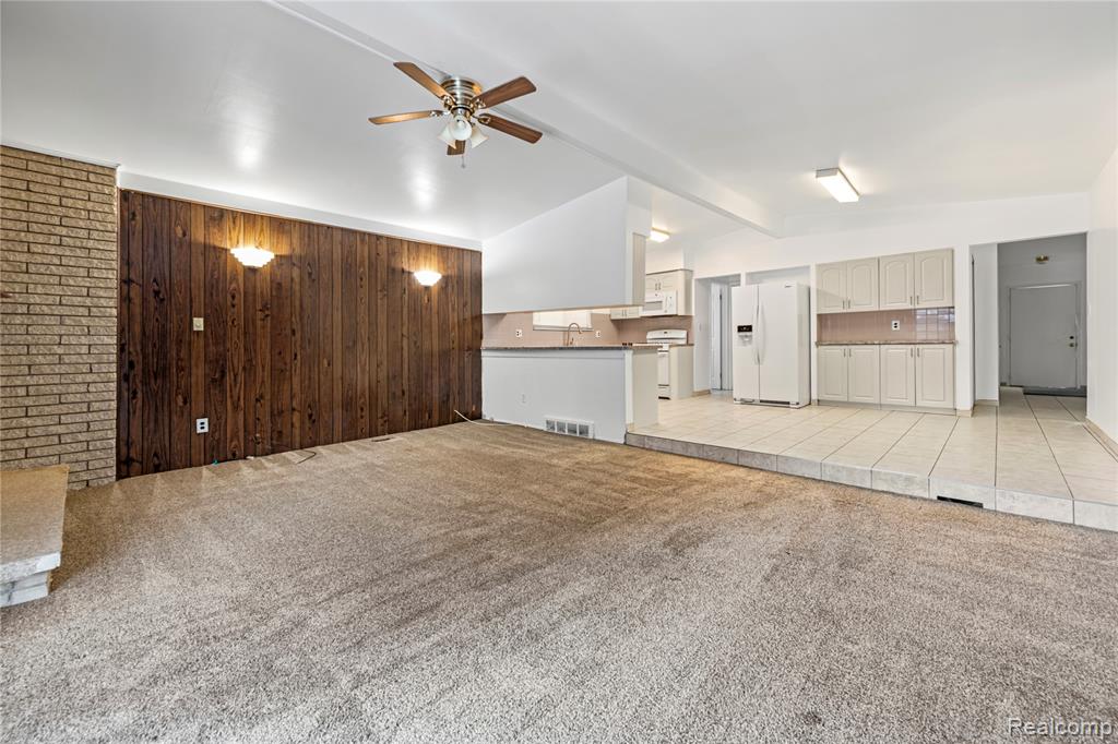 4681 Dickson Drive, Sterling Heights, MI 48310 — Photo 8