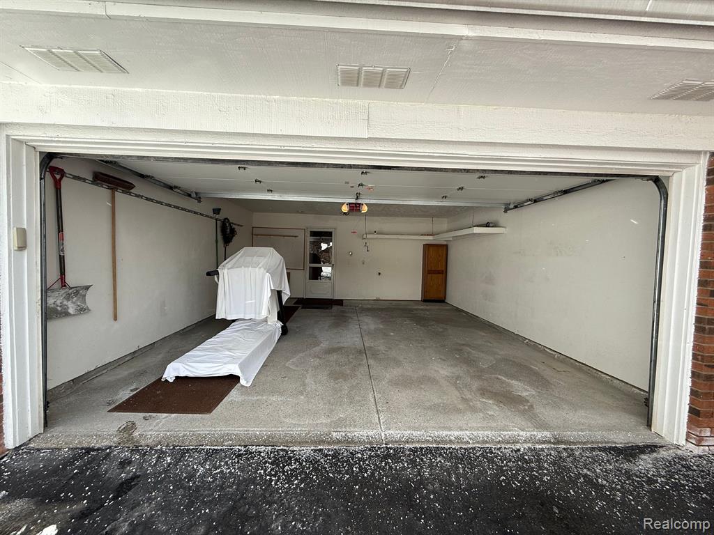 774 COUNTRY CLUB Drive, Saint Clair Shores, MI 48082 — Photo 27
