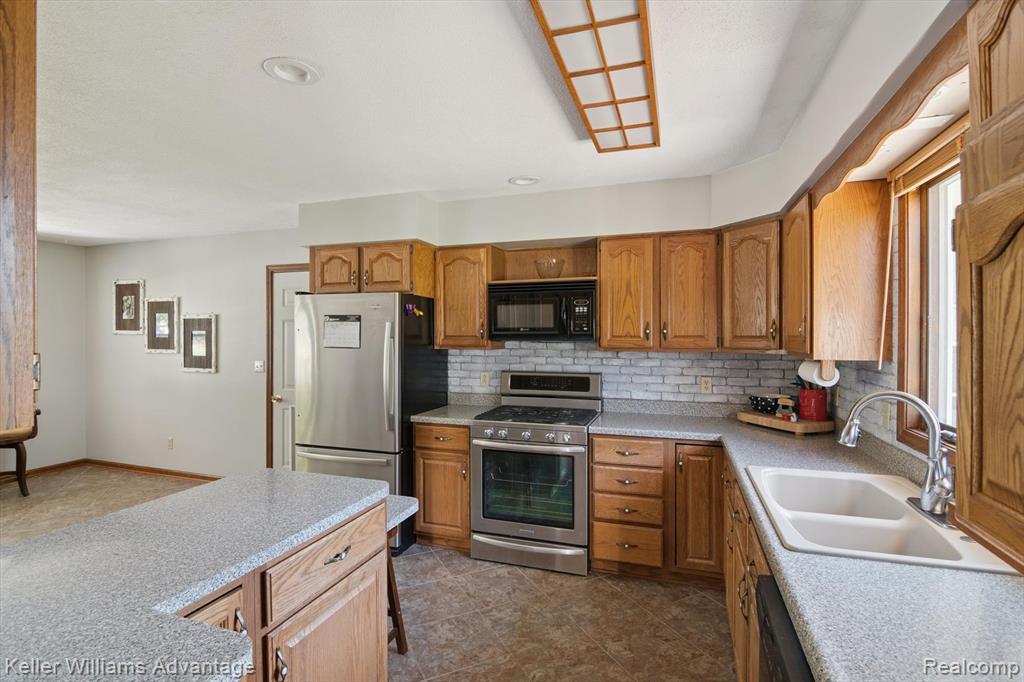 245 Lyn Brook Drive, Coldwater, MI 49036 — Photo 16