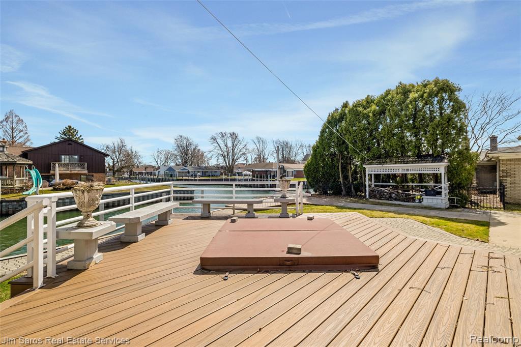 38008 Seaway Court, Harrison Township, MI — Photo 33