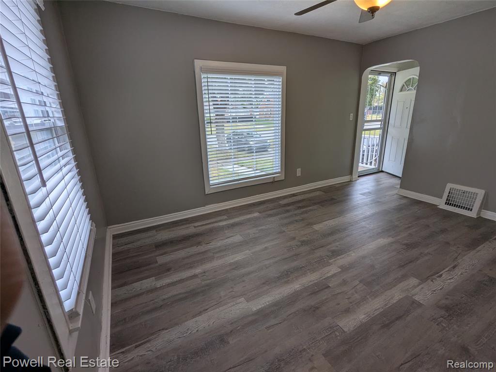 19161 Hamburg Street, Detroit, MI 48205 — Photo 14