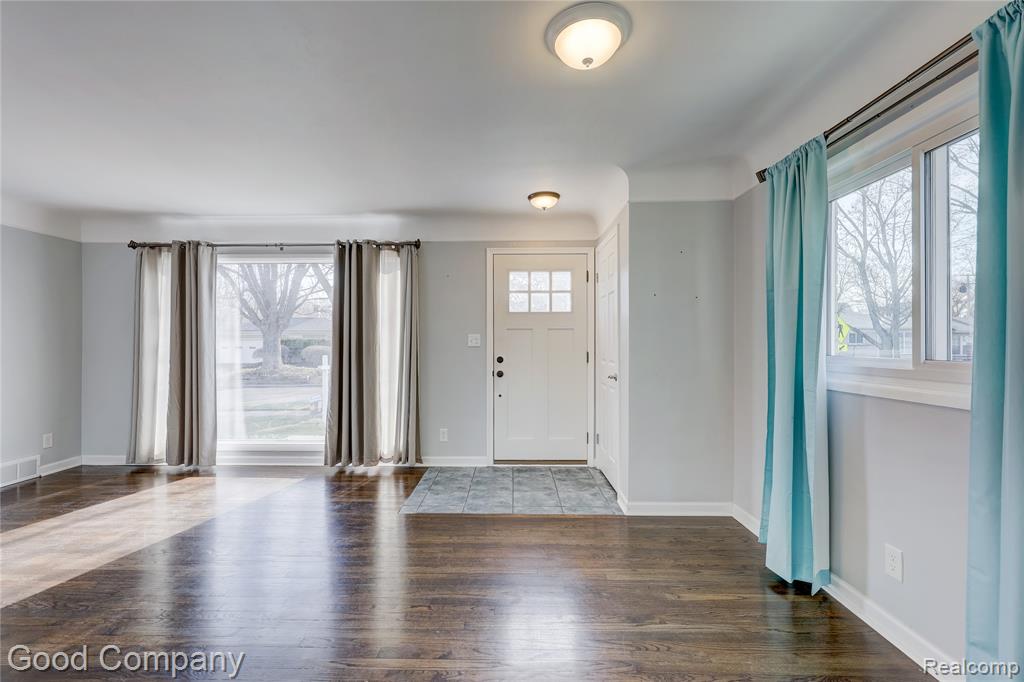 1303 Sycamore Drive, Rochester Hills, MI 48307 — Photo 12