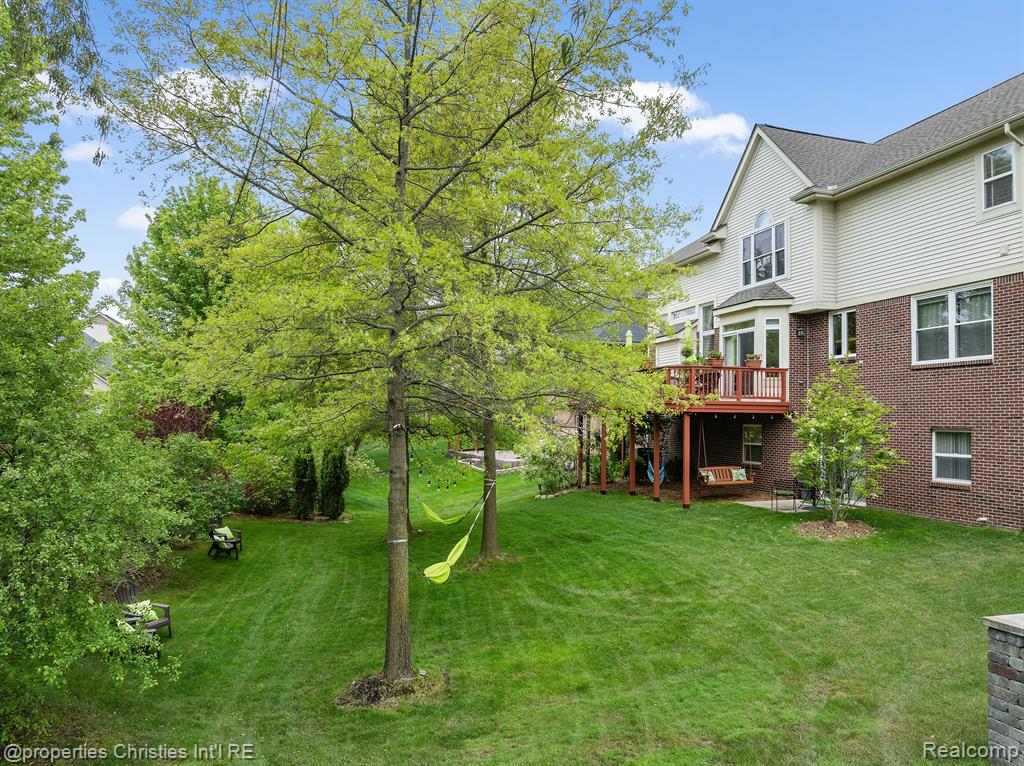 17070 CARRIAGE Way, Northville, MI 48168 — Photo 38