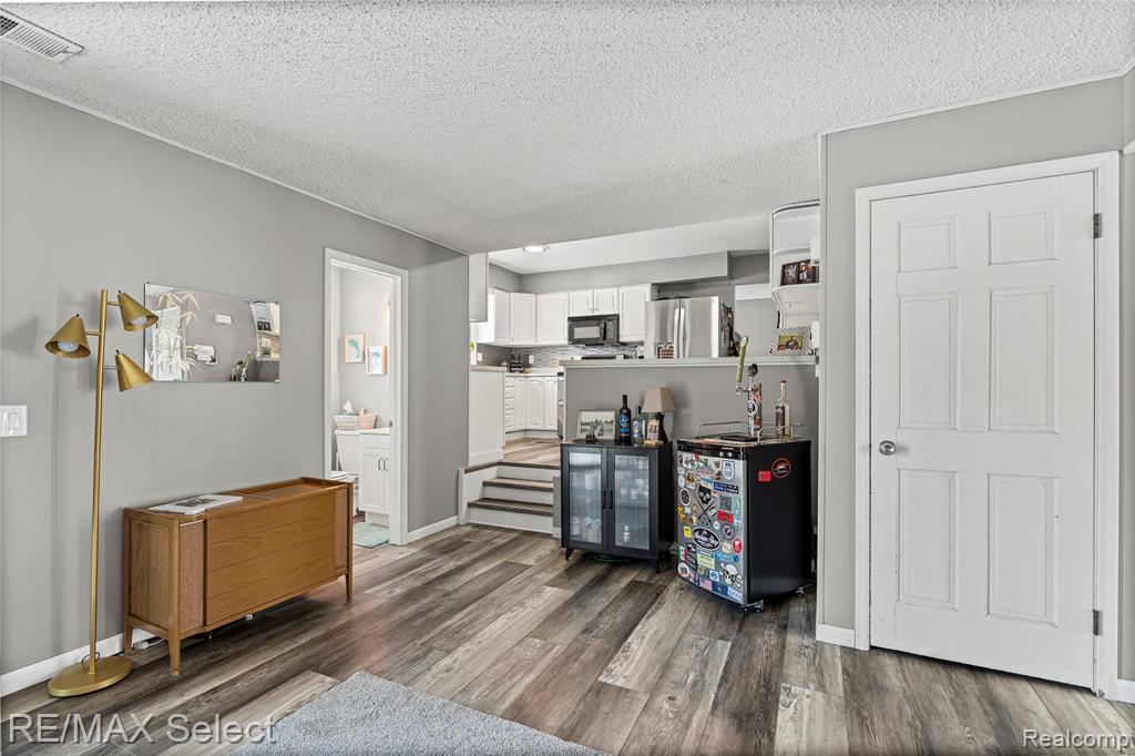 4287 Staunton Drive, Swartz Creek, MI 48473 — Photo 11