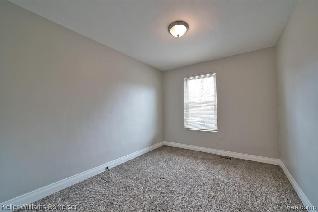 51 SPOKANE Drive, Pontiac, MI 48341 — Photo 10