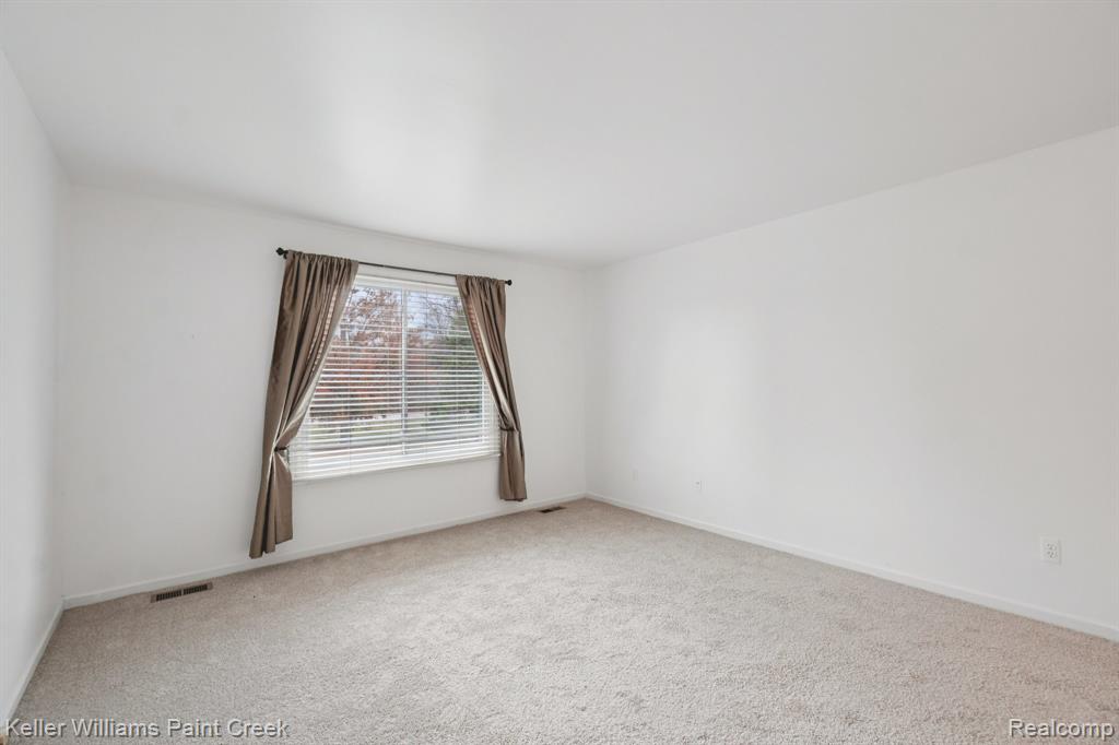 2799 Lochmoor Boulevard, Lake Orion, MI — Photo 35
