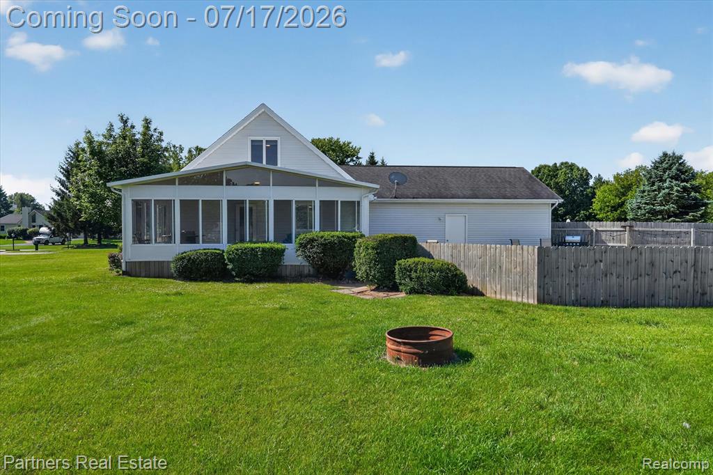 9145 Apple Orchard Drive, Fenton, MI 48430 — Photo 4