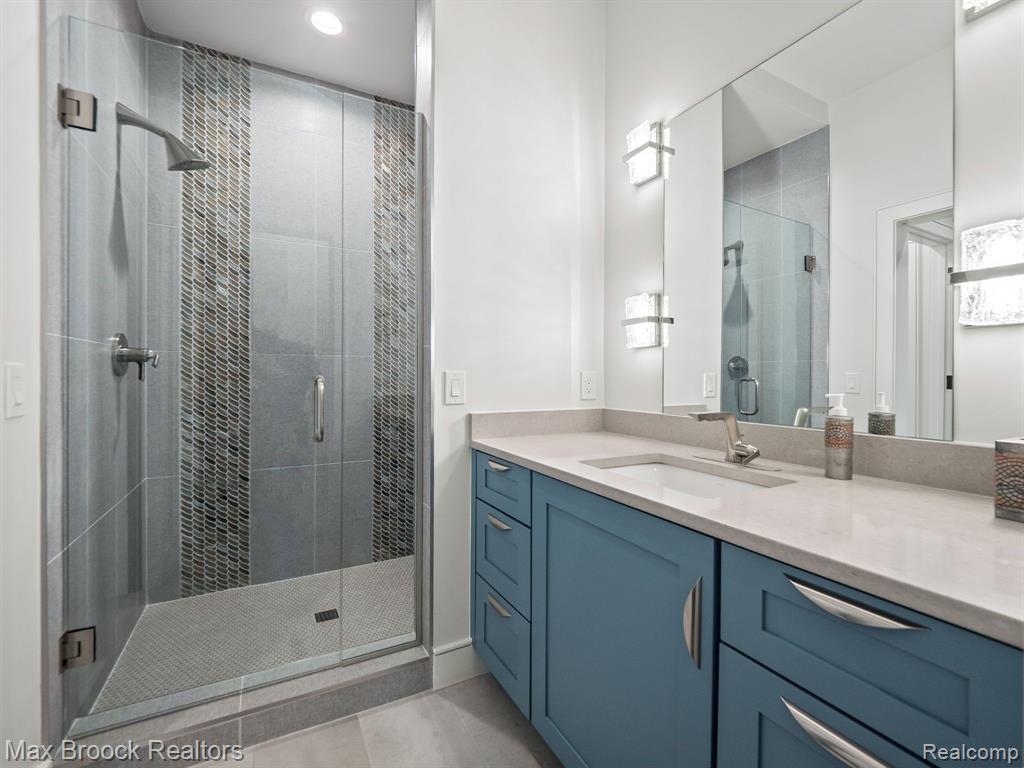 4890 Charing Cross Road, Bloomfield Hills, MI 48304 — Photo 35