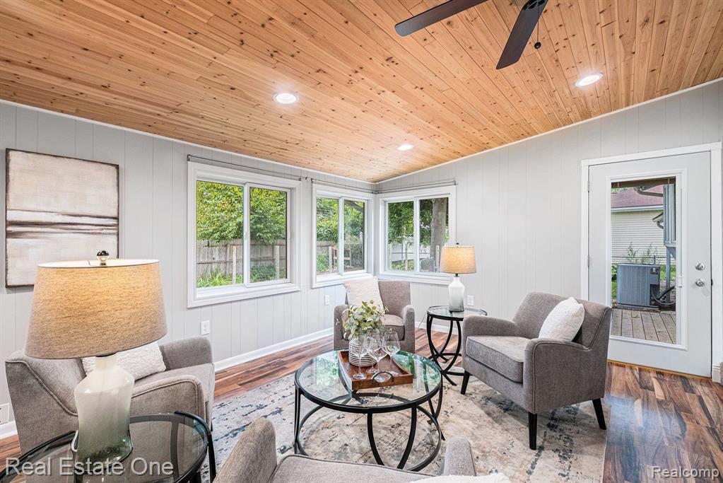 617 FOREST Drive, Fenton, MI 48430 — Photo 12