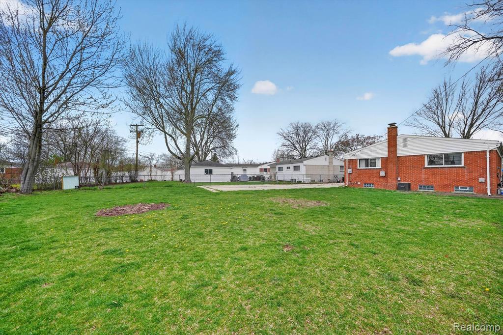 16672 Drake Street, Southgate, MI 48195 — Photo 35