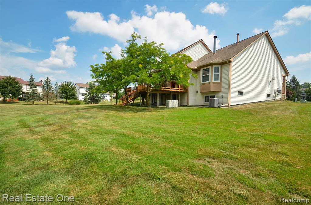2092 Westview Court, Orion, MI — Photo 47