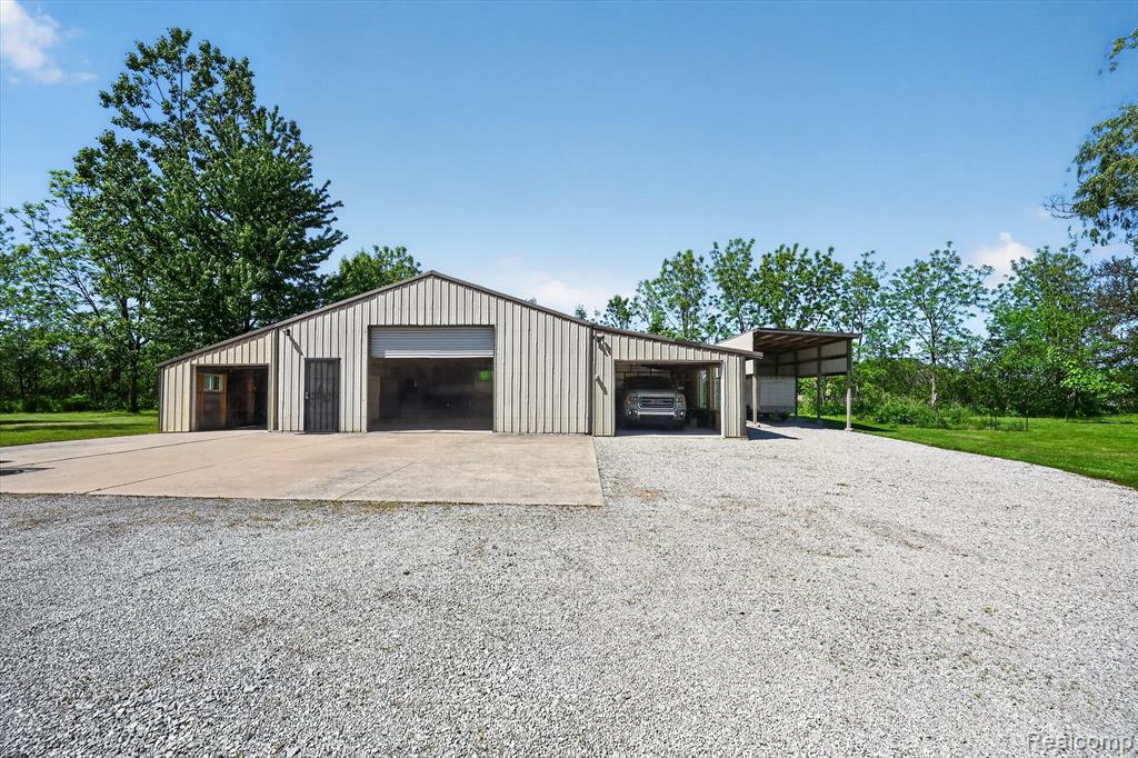 10520 North Dixie, South Rockwood, MI — Photo 3