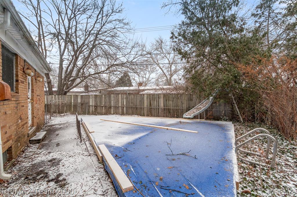 15211 Joan Street, Oak Park, MI 48237 — Photo 32
