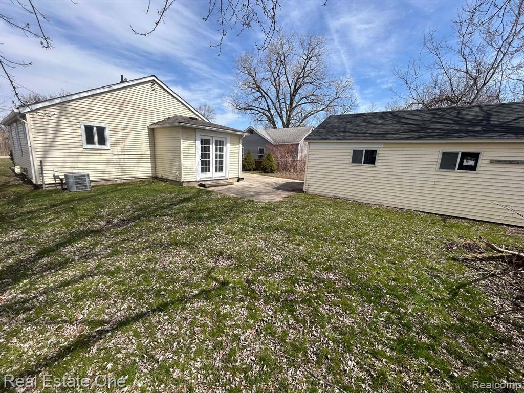 6044 PEARL Street, Burton, MI 48509 — Photo 3